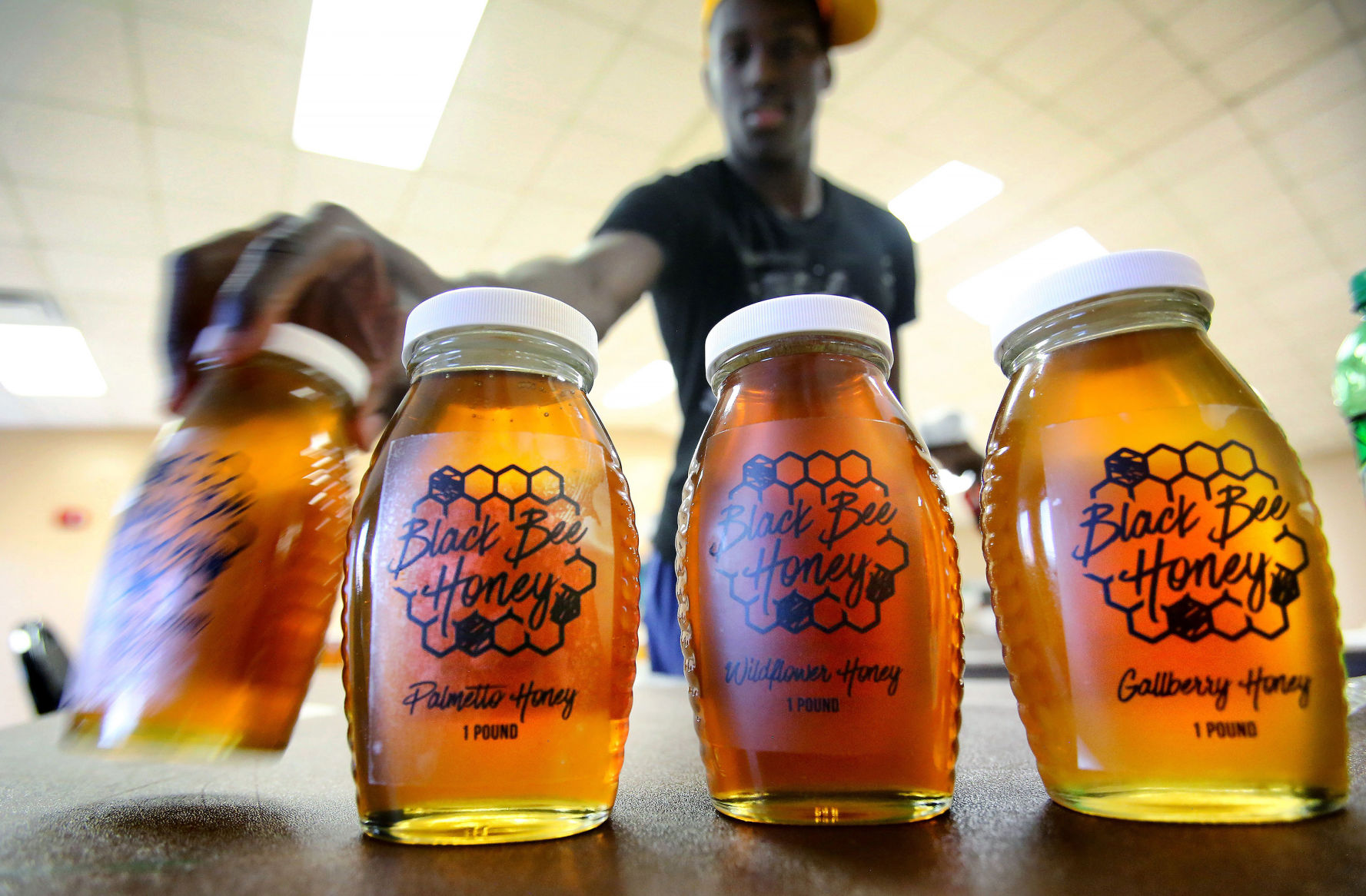 Honey, bee pollen